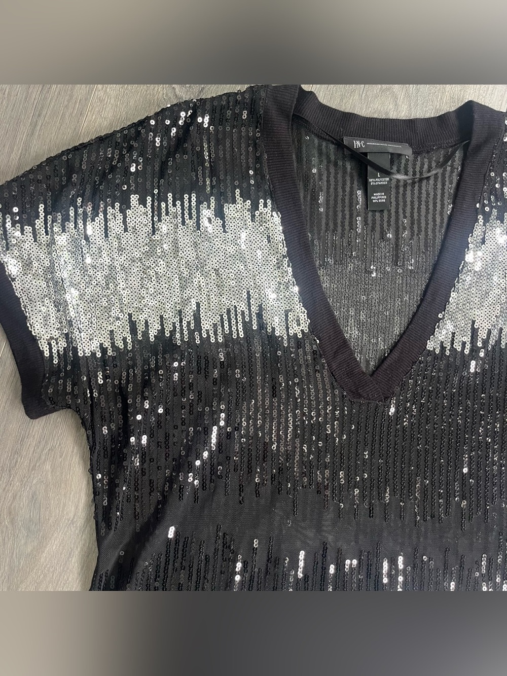 INC International Concepts Black Silver Sequin V-Neck Top Large - Picture 2 of 10